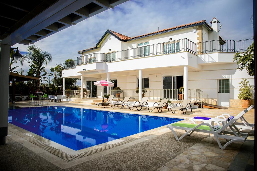 Papas Family Villa Paralímni Chambre photo