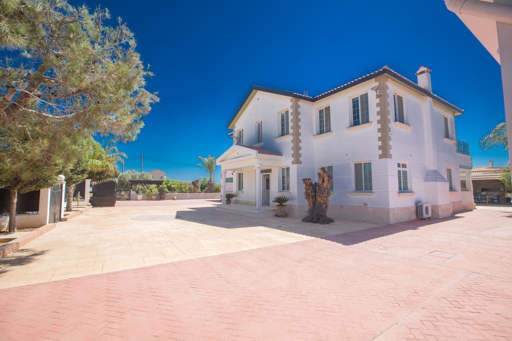 Papas Family Villa Paralímni Extérieur photo