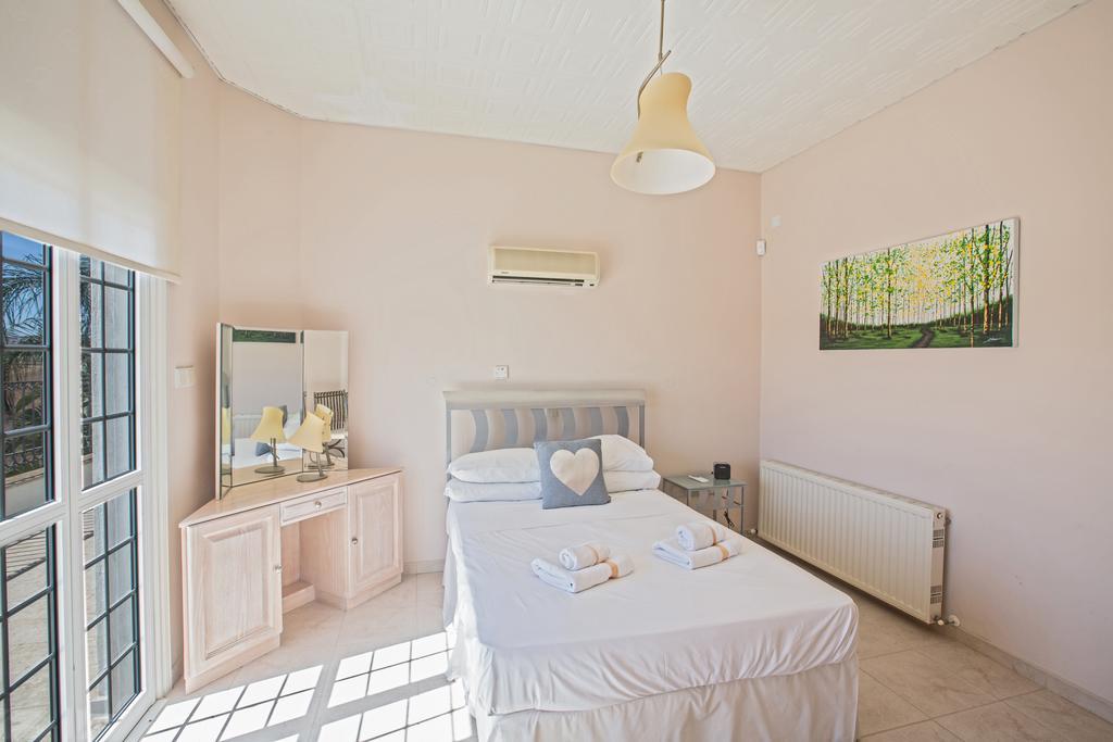 Papas Family Villa Paralímni Extérieur photo