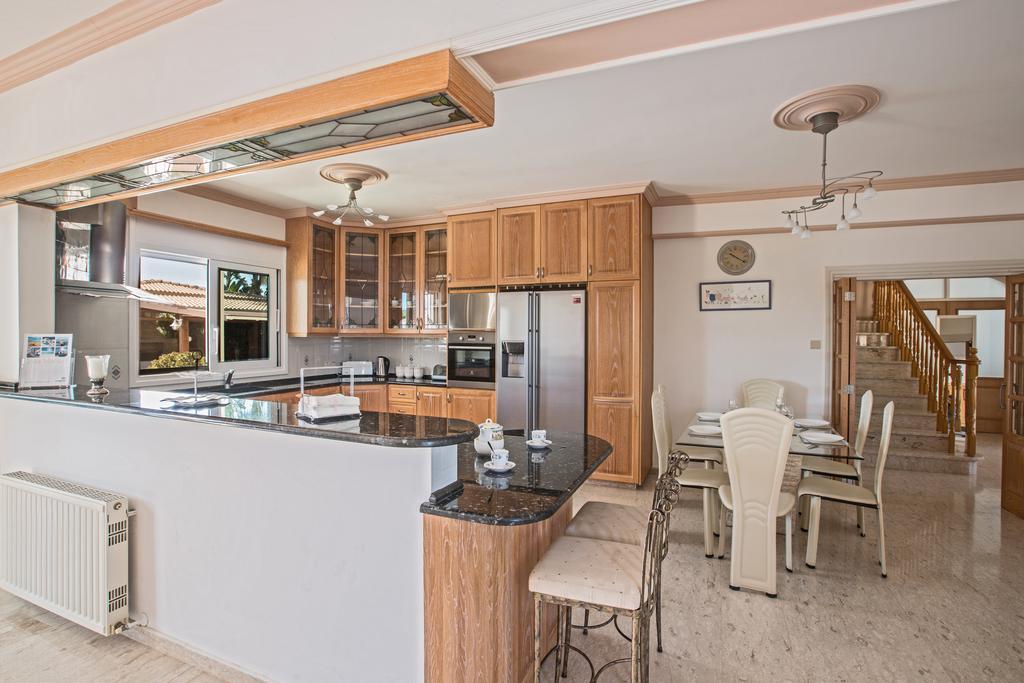 Papas Family Villa Paralímni Extérieur photo