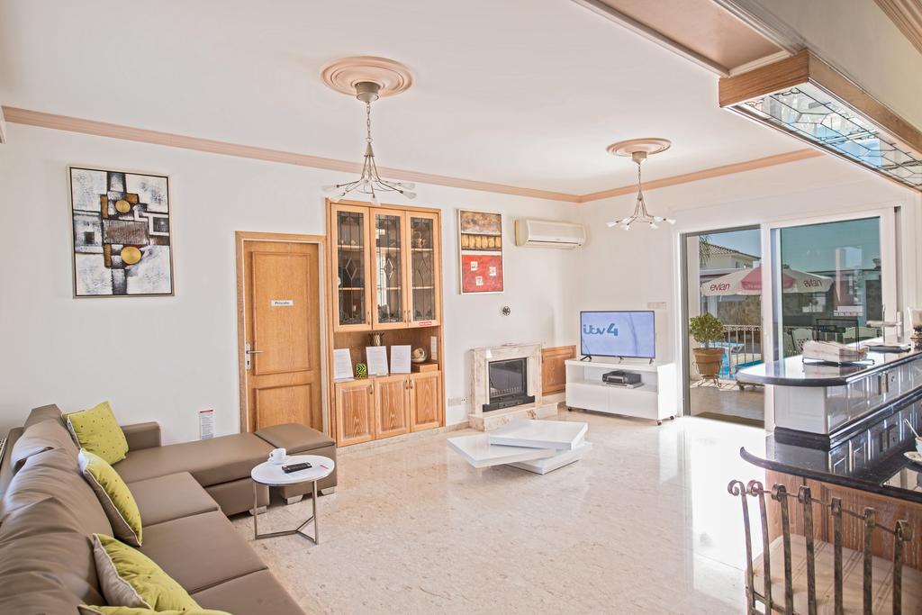 Papas Family Villa Paralímni Extérieur photo
