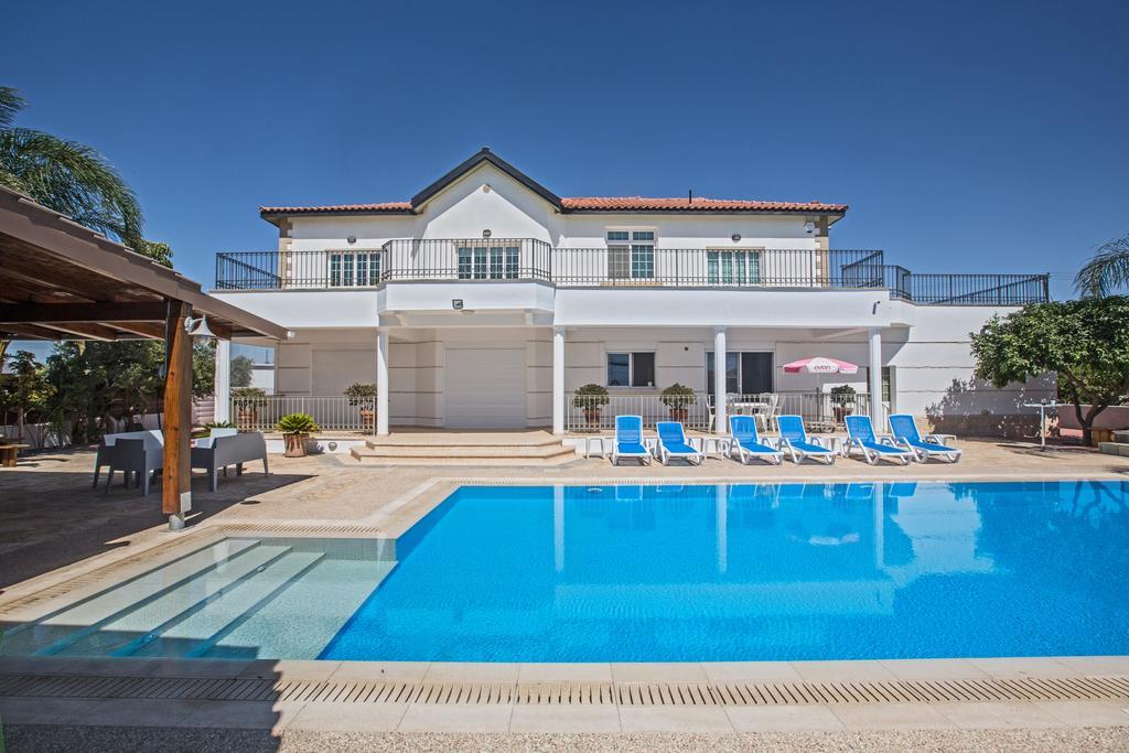 Papas Family Villa Paralímni Extérieur photo